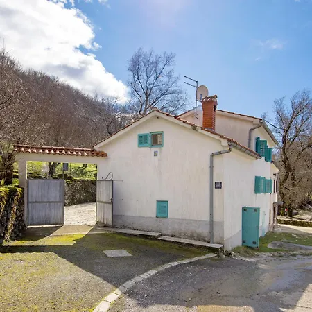 štalica Little Barn Mala Ucka