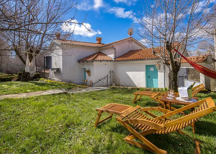 Stalica Little Barn * Mala Ucka