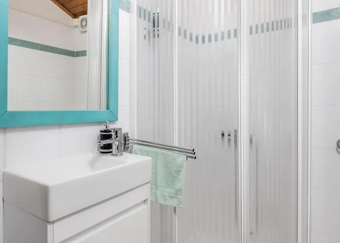 Stalica Little Barn Mala Ucka