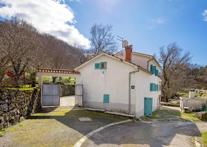 Stalica Little Barn Mala Ucka